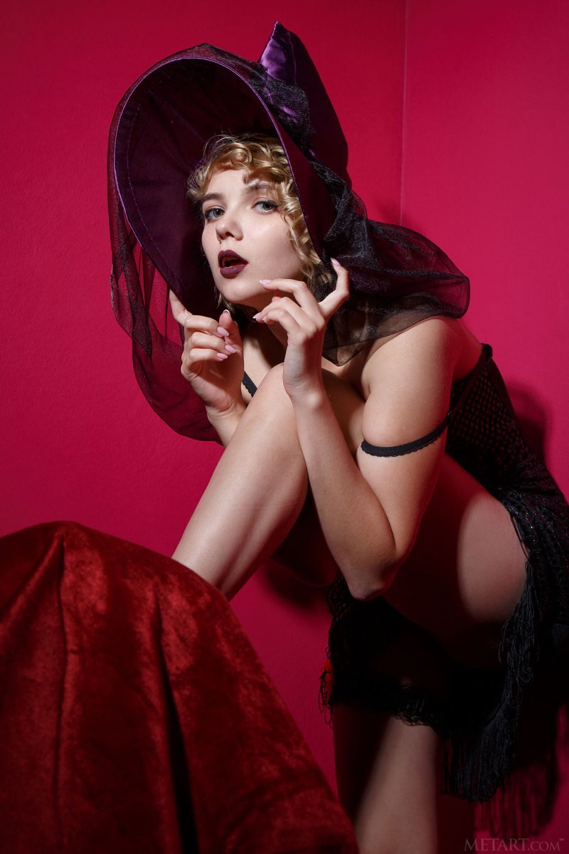 Алина, 19
